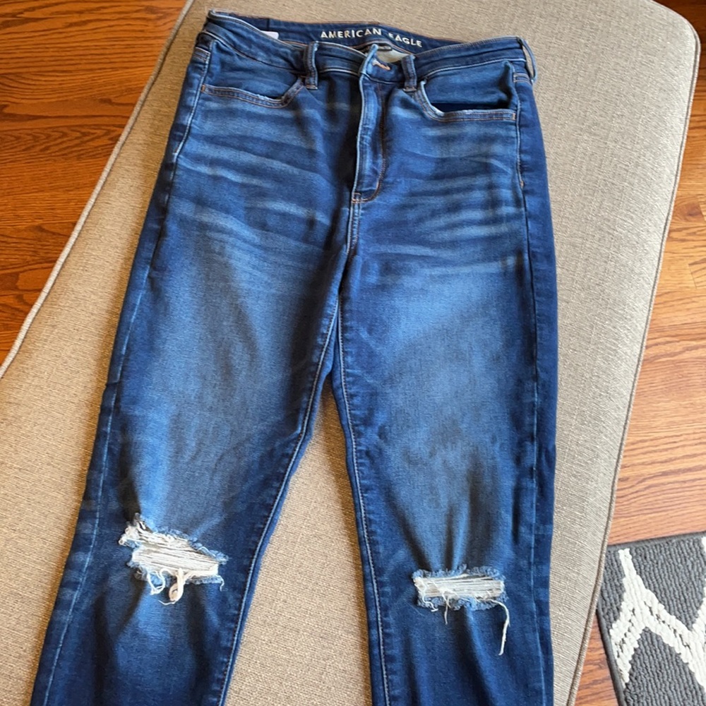 AMERICAN EAGLE